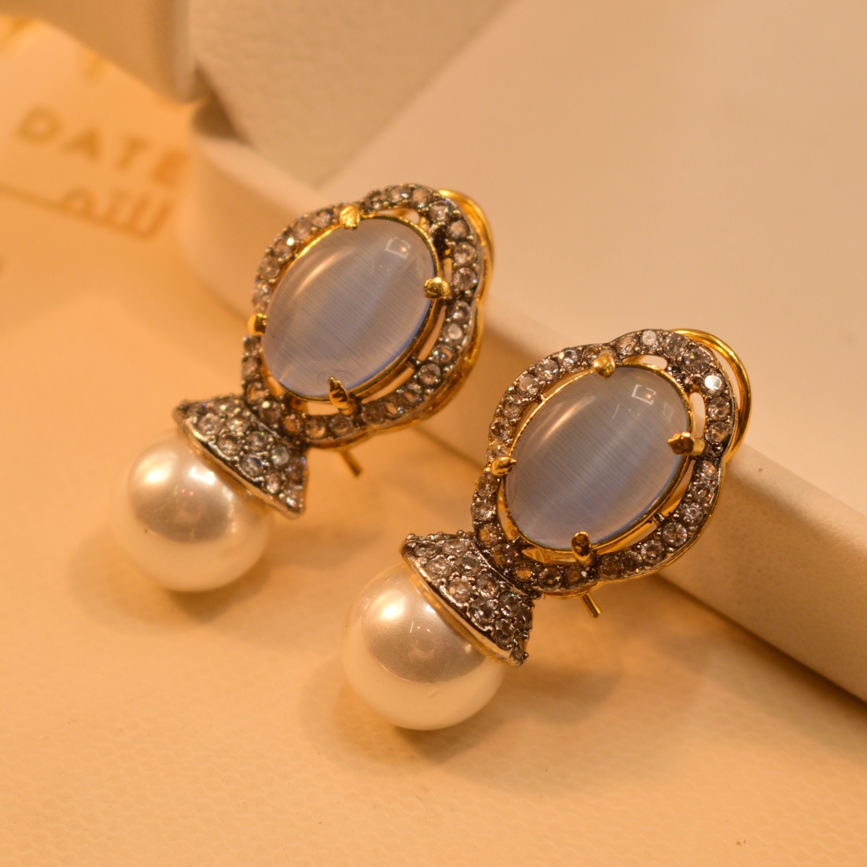 Glamorous Stylish Big Stone Pearl Earrings For Girls/women