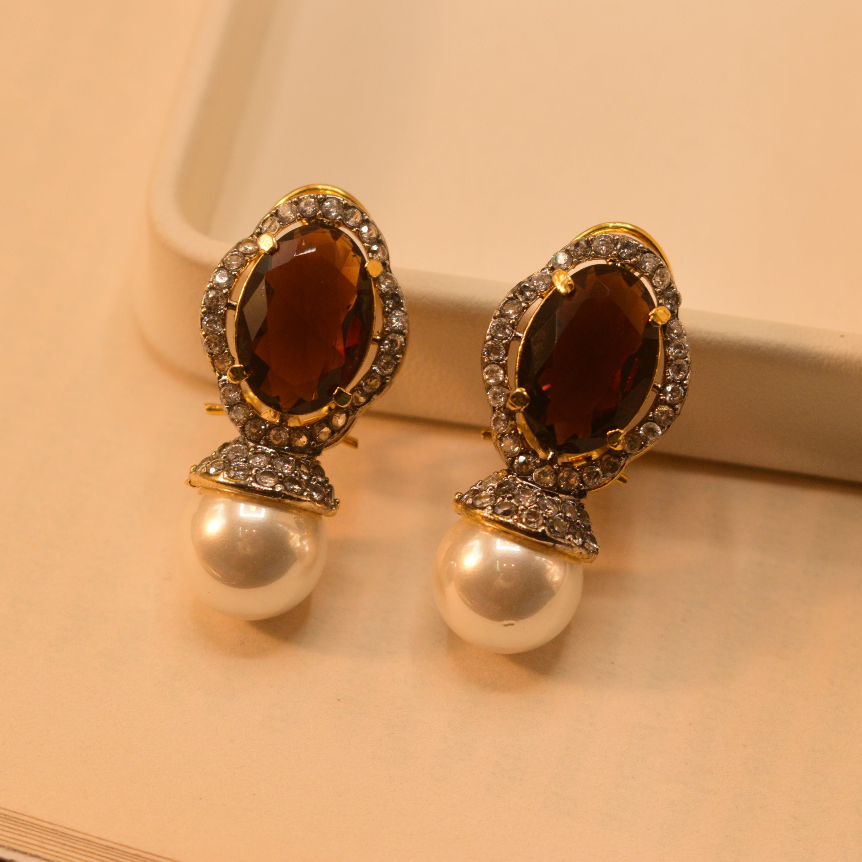 Glamorous Stylish Big Stone Pearl Earrings For Girls/women