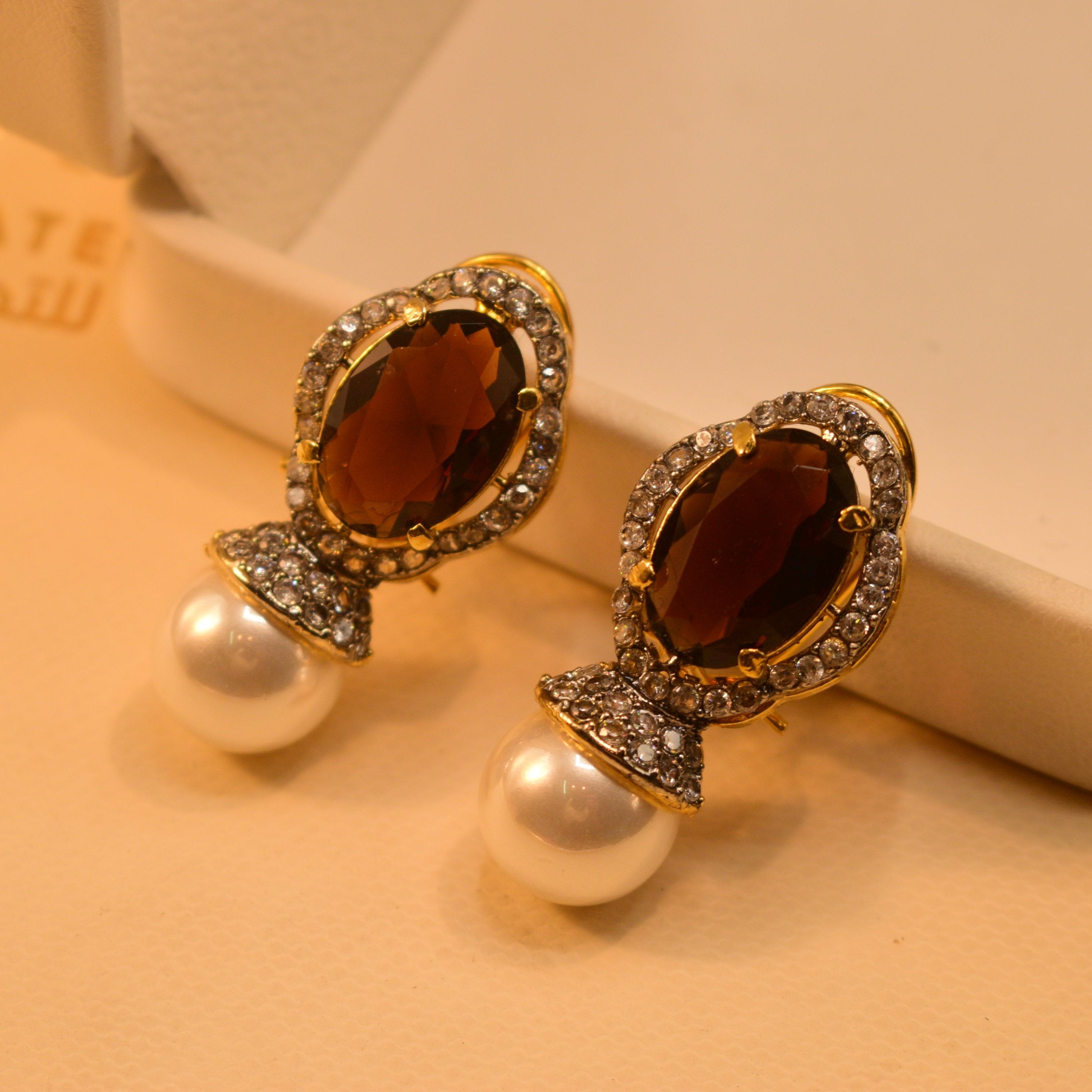 Glamorous Stylish Big Stone Pearl Earrings For Girls/women