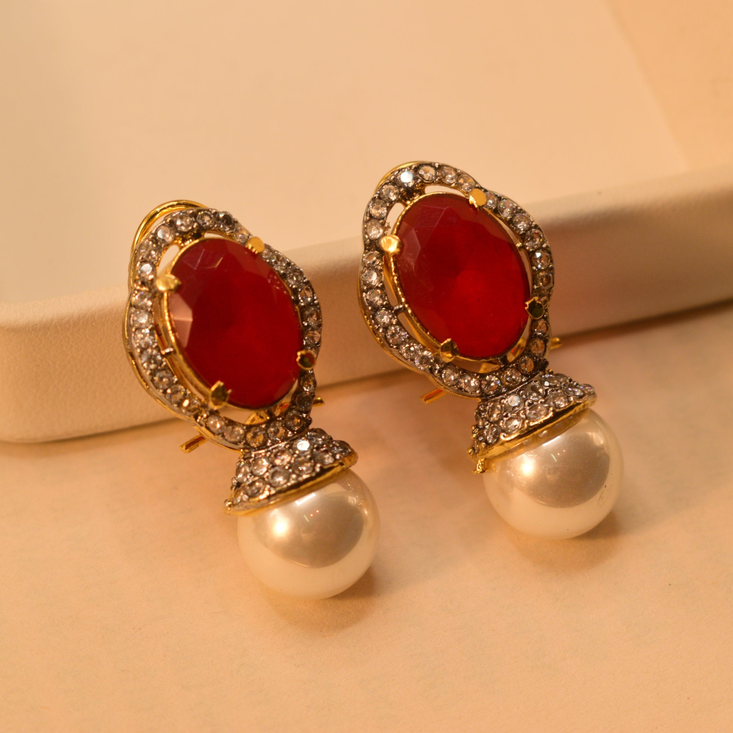 Glamorous Stylish Big Stone Pearl Earrings For Girls/women