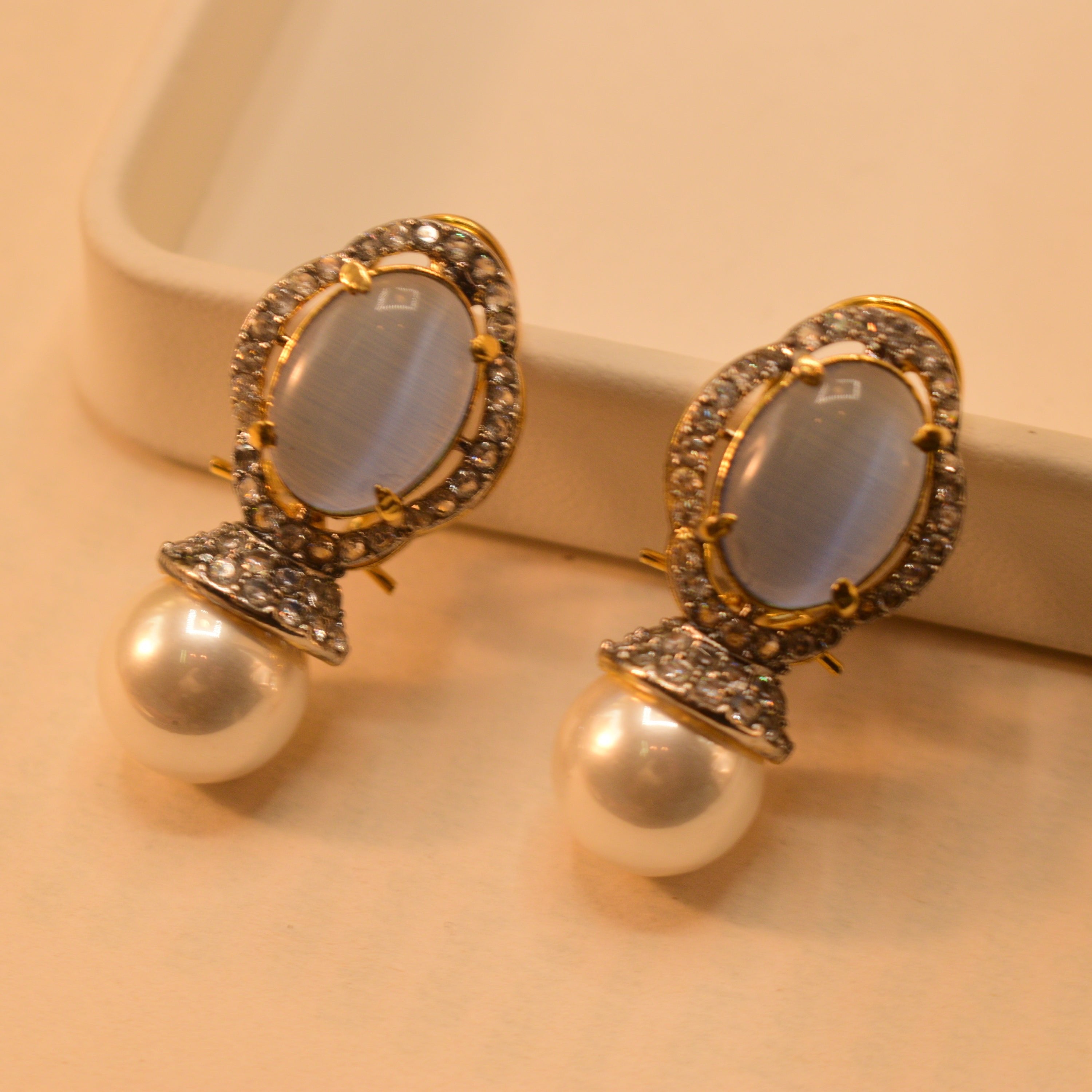 Glamorous Stylish Big Stone Pearl Earrings For Girls/women