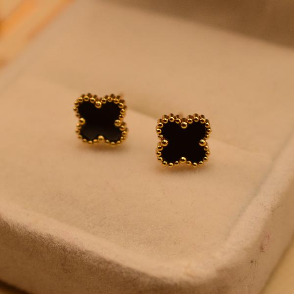 Luminous Flower Design Gold Plated Earrings For Girls/women