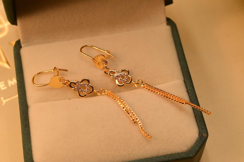 Fancy Flower Shaped Gold Plated Hoop Earrings For Girls/women