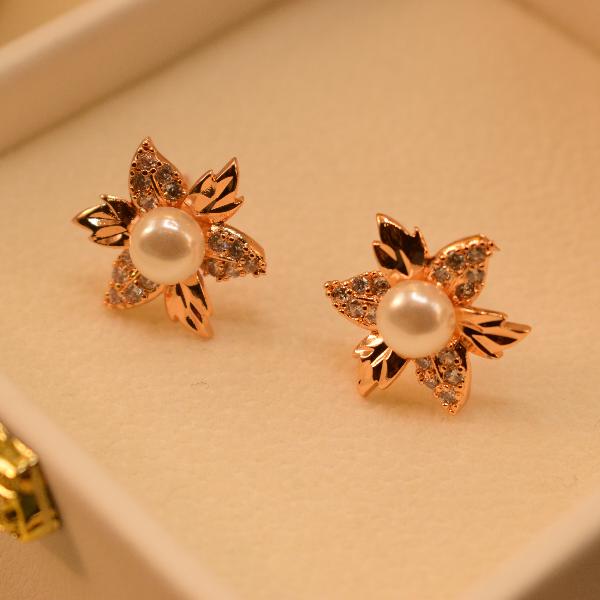 Stylish Design Gold Plated Pearl Earrings For Girls/women