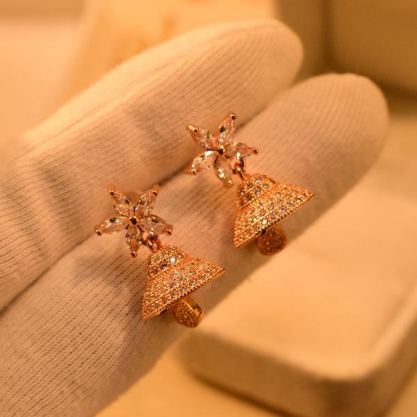 Beautiful Star Design Gold Plated Crystal Stones Earrings For Girls/women