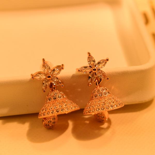 Beautiful Star Design Gold Plated Crystal Stones Earrings For Girls/women