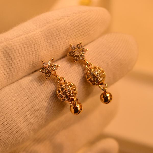 Stylish Design Gold Plated Crystal Stones Earrings For Girls/women