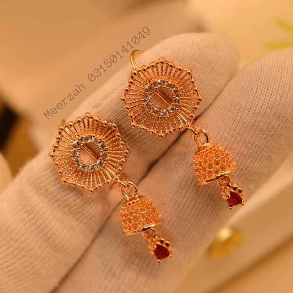 Beautiful Design Crystal Stones Gold Plated Earrings for Girls/Women