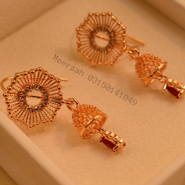 Beautiful Design Crystal Stones Gold Plated Earrings for Girls/Women