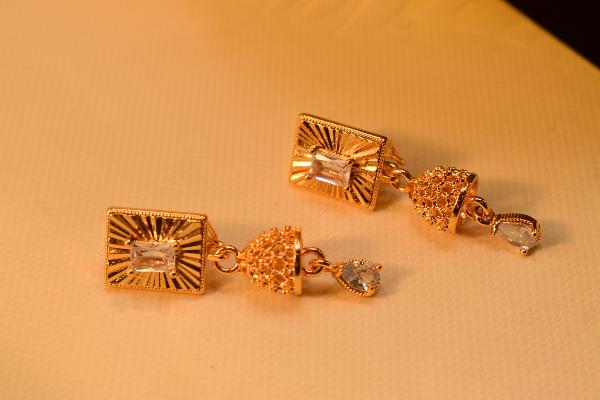 Fancy Design Crystal Stones Gold Plated Earrings for Girls/Women