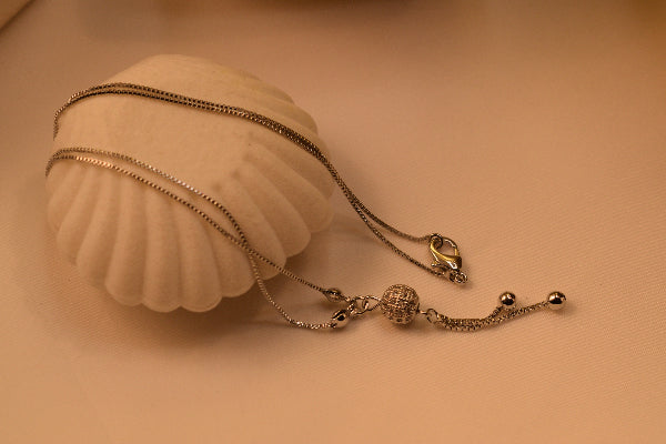 Elegant Unique Design Crystal Stones Pendant for Girls/Women