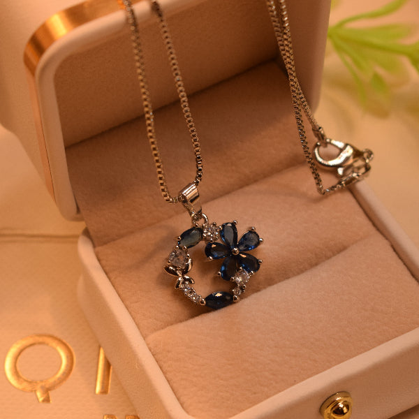 Beautiful Design Silver Plated Crystal Stones Pendant for Girls/Women