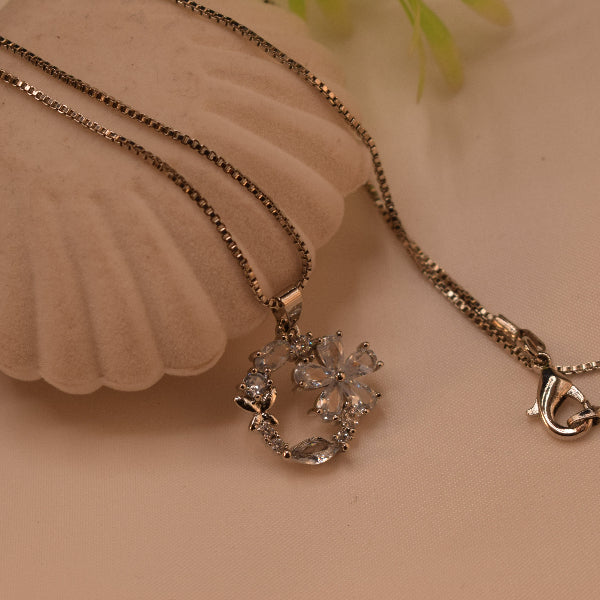 Beautiful Design Silver Plated Crystal Stones Pendant for Girls/Women