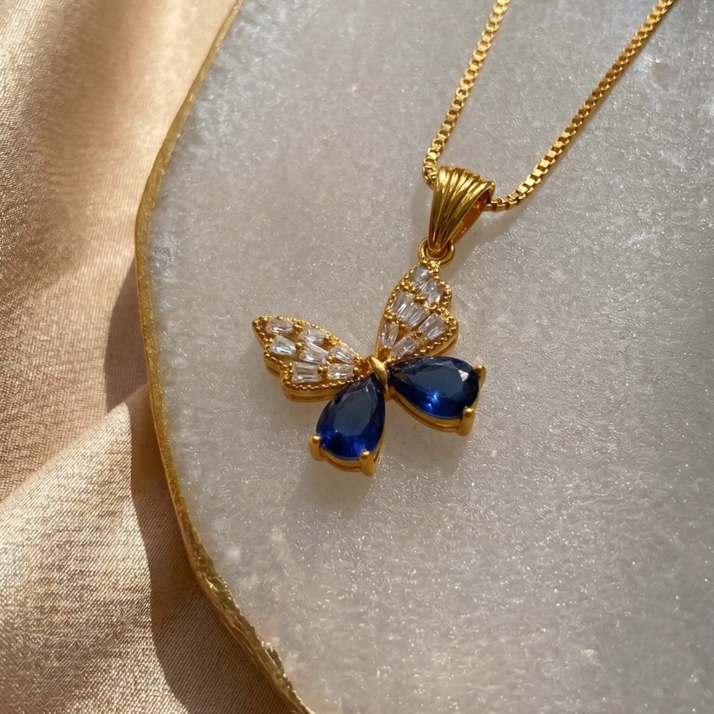 Glamorous Design Gold Plated Crystal Stones Pendant for Girls/Women