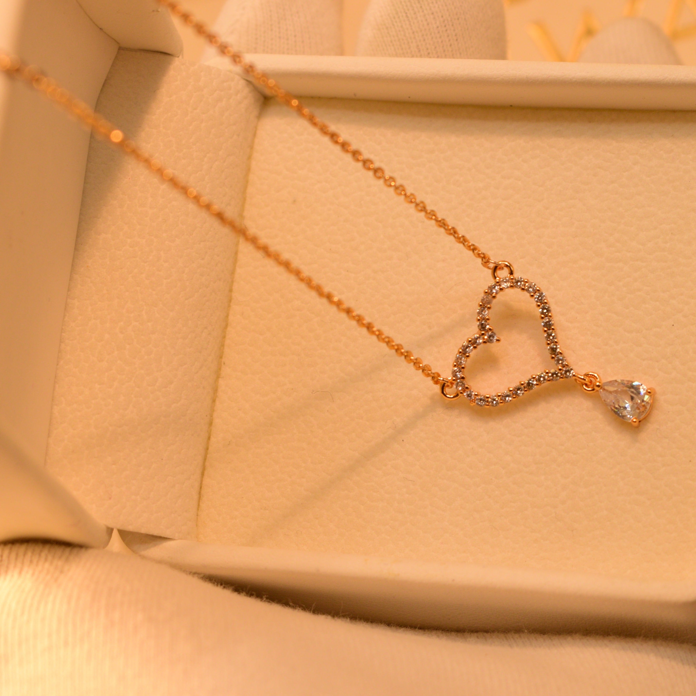 Beautiful Heart Design Gold Plated Pendant for Girls/Women