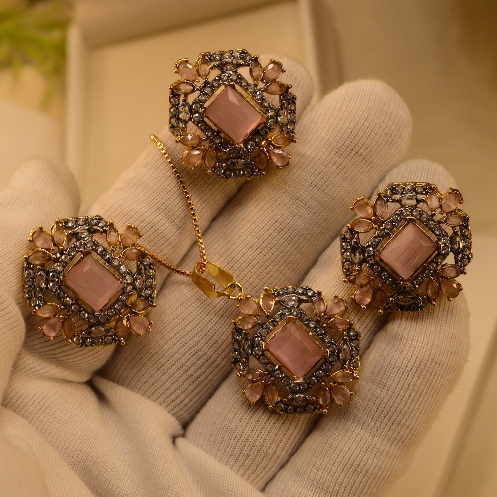 Sparkling Design Gold Plated Crystal Stones Necklace Set for Girls/Women
