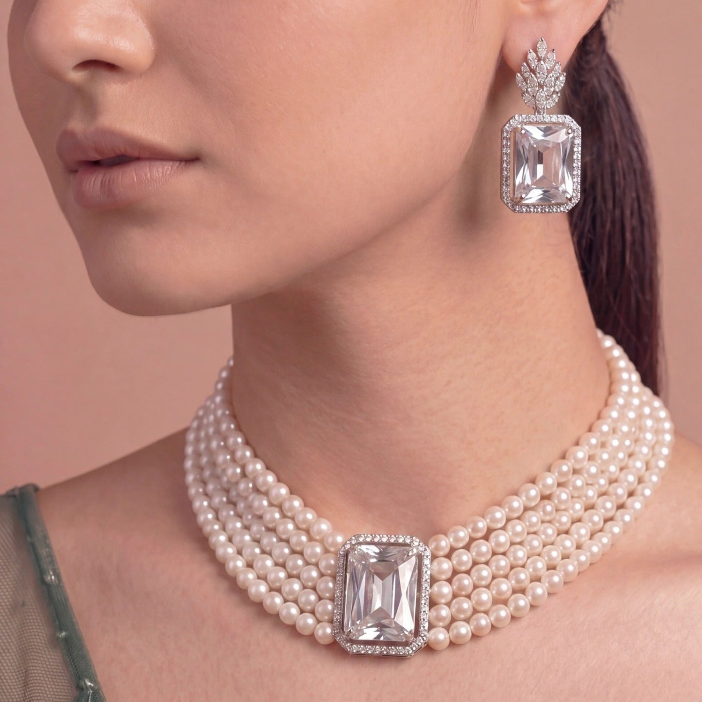 Beautiful Design Silver Plated Crystal Stones Necklace Set for Girls/Women