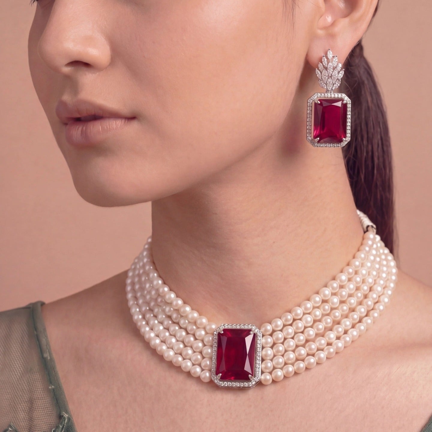 Beautiful Design Silver Plated Crystal Stones Necklace Set for Girls/Women