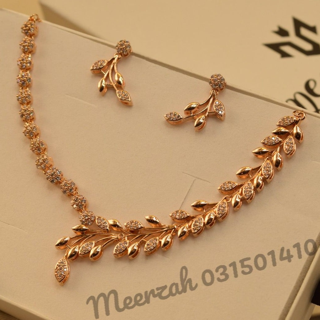 Elegant Design Golden/Silver Necklace With Earrings for Girls/Women