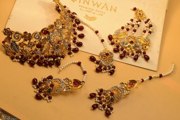 Elegant Fancy Golden Bridal Necklace Sets for Girls/Women