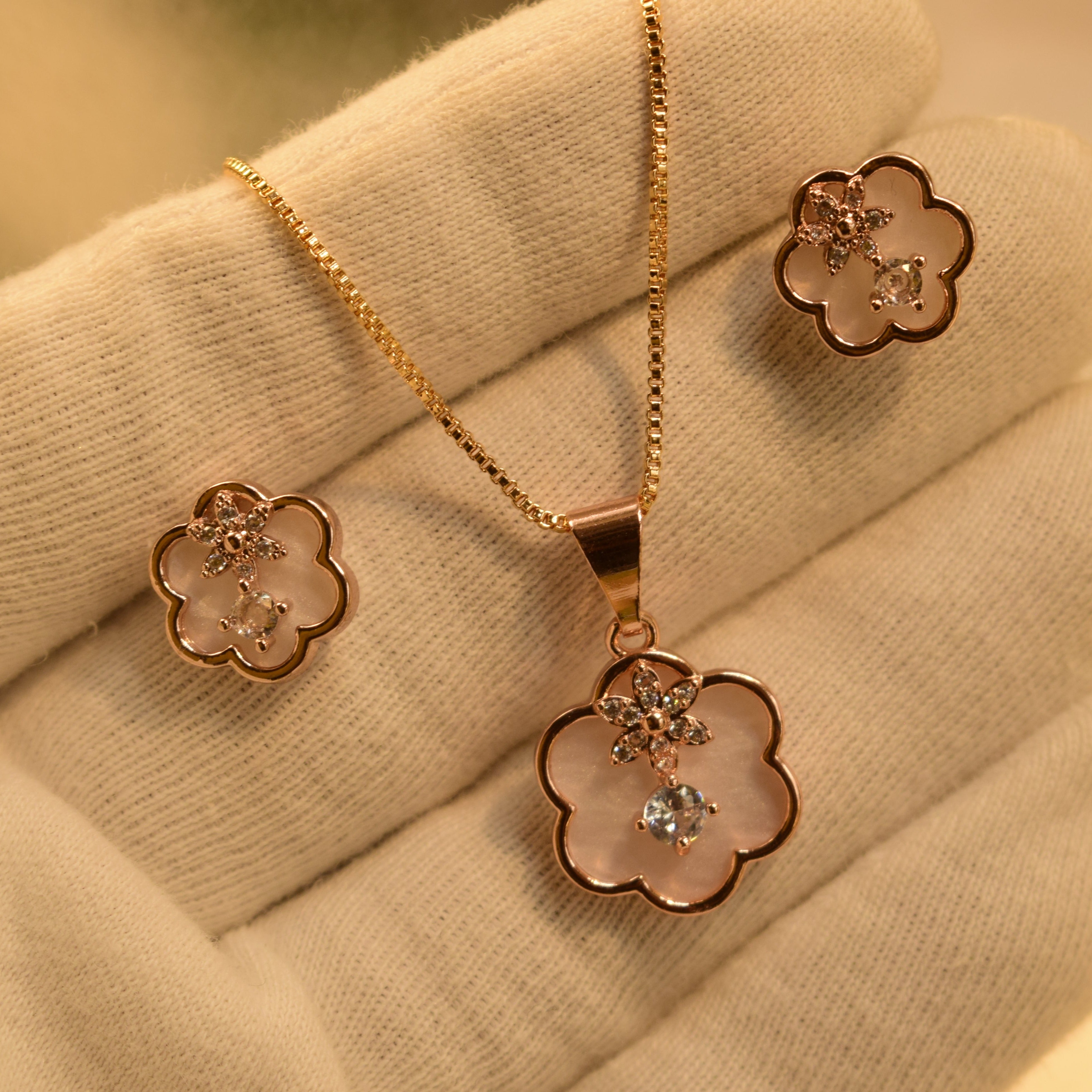 Beautiful Gold Plated Necklace Set for Girls/Women