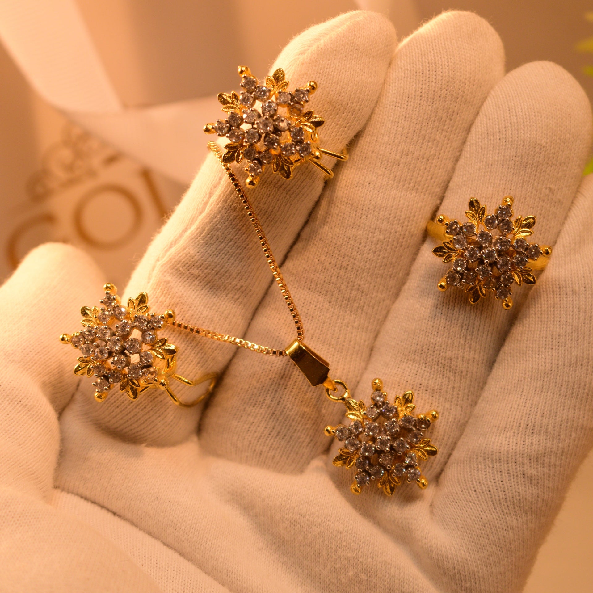 Elegant Design Gold Plated Necklace Set for Girls/Women