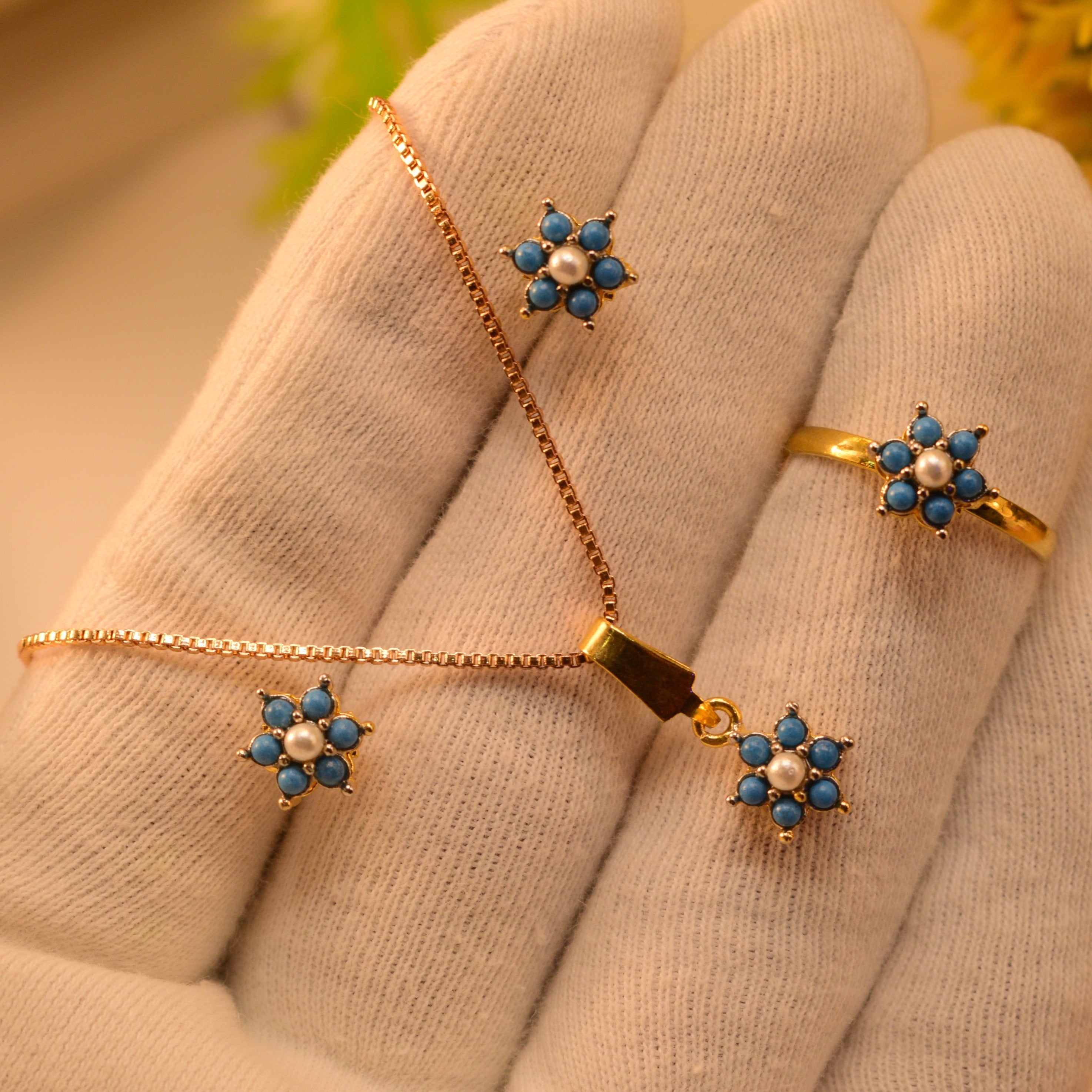 Luminous Gold Plated Flower Design Necklace Set For Girls/Women