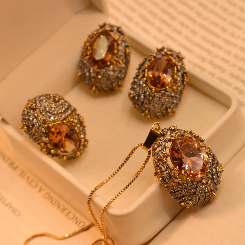 Luminous Stylish Gold Plated Real Stones Necklace Set for Girls/Women