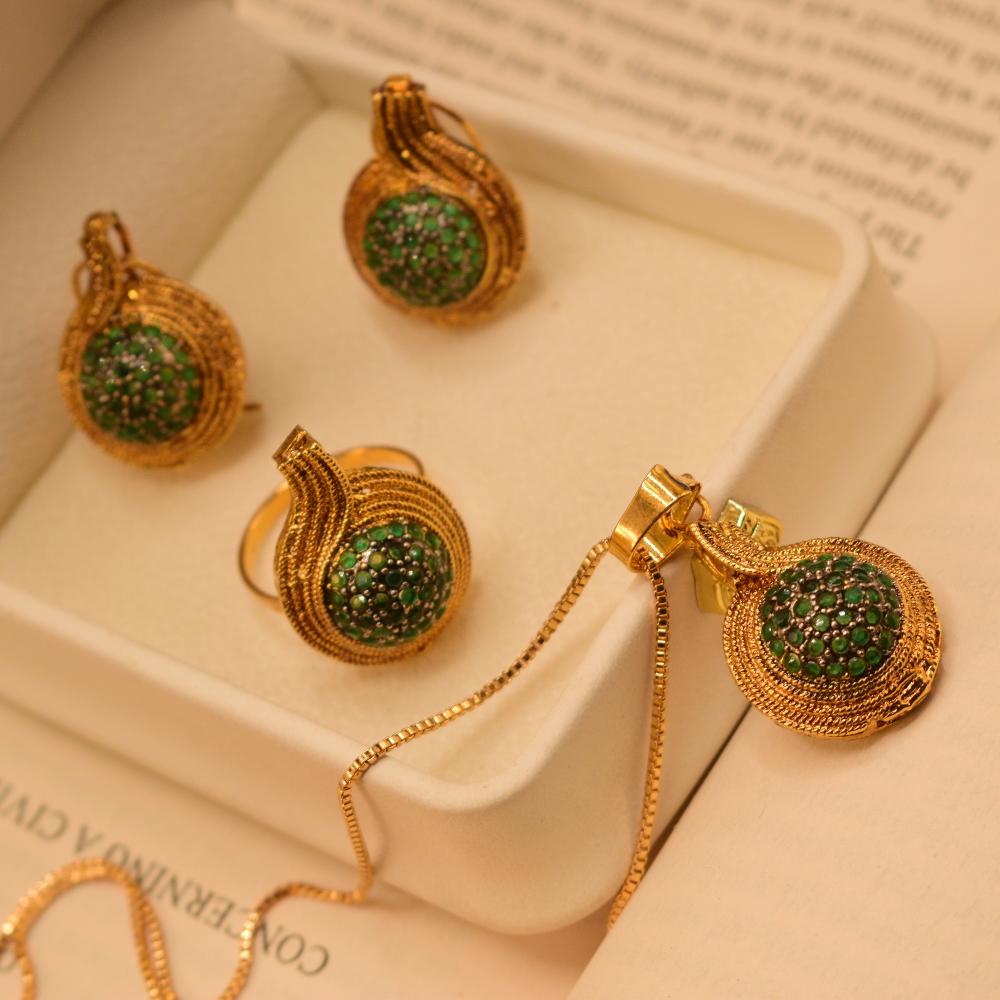 Glamorous 24K Gold Plated Crystal Stones Necklace Set for Girls/Women