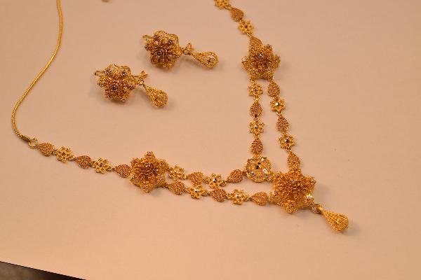 Gorgeous 24K Gold Plated Earrings and Necklace Set for Girls/Women