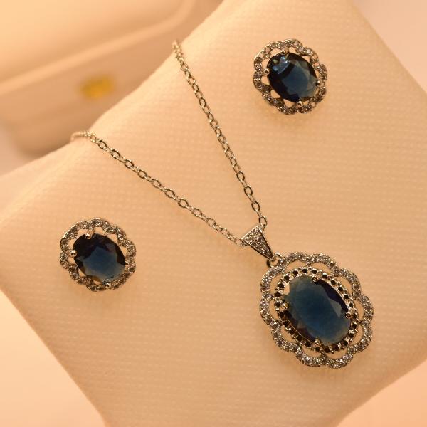 Luminous Stylish Design Real Stones Necklace Set for Girls/Women