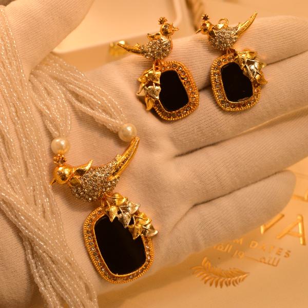 Glamorous Real Stone Gold Plated Necklace Set for Girls/Women