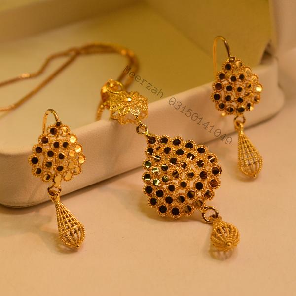 Gorgeous Design Gold Plated Necklace Set for Girls/Women