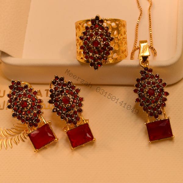 Stylish Glamorous Design Real Stones Necklace Set for Girls/Women