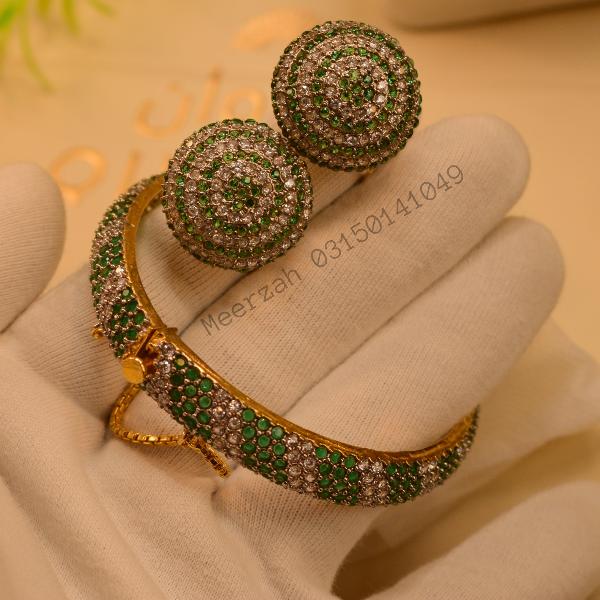 Luxury Design Crystal Stones Gold Plated Bangle Set for Girls/Women