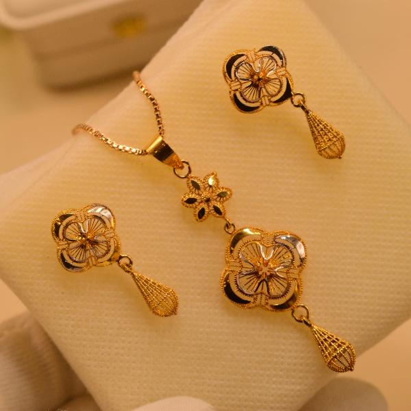 Fancy Unique Design Gold Plated Necklace Set for Girls/Women