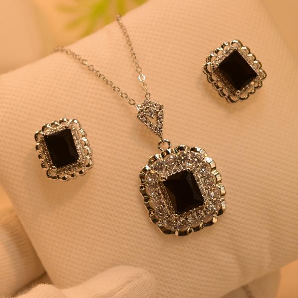 Elegant Unique Design Real Stones Silver Necklace Set for Girls/Women