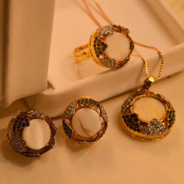 Gorgeous Design Gold Plated Real Stones Necklace Set for Girls/Women