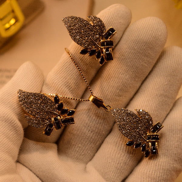 Charming Unique Design Gold Plated Crystal Stones Necklace Set for Girls/Women