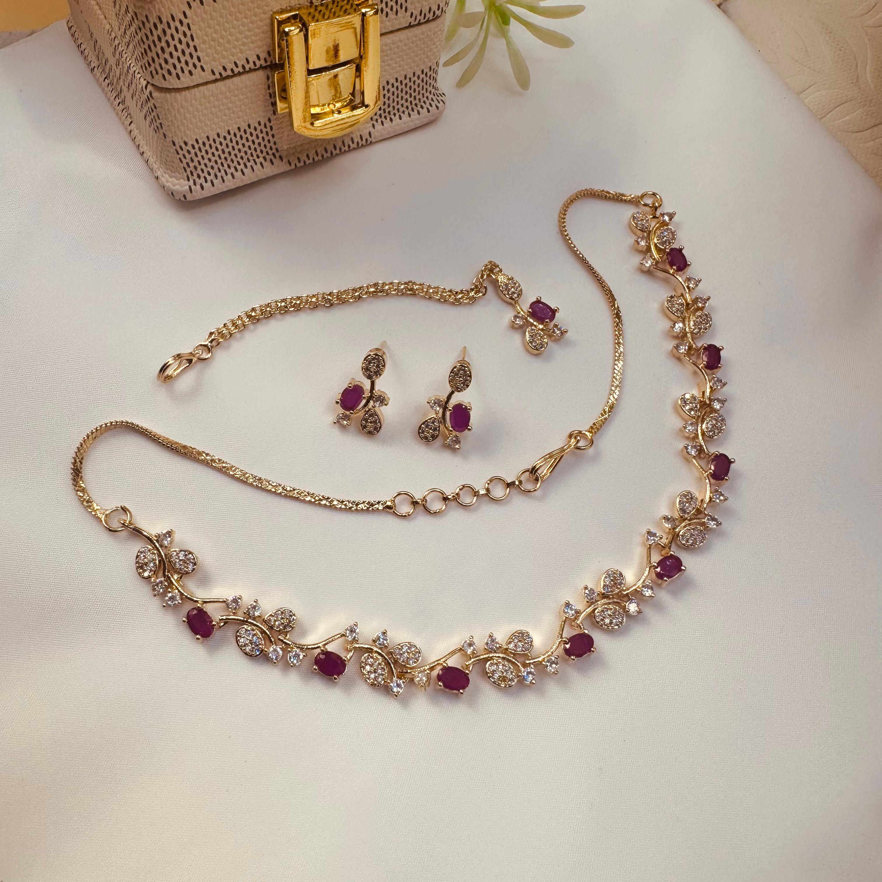 Dazzling Design Gold Plated Crystal Stones Necklace Set for Girls/Women