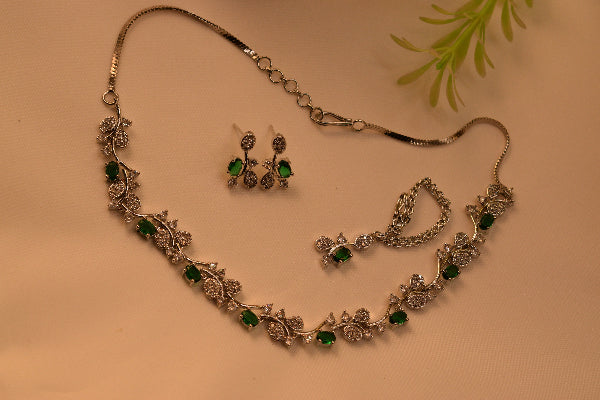 Beautiful Design Silver Plated Crystal Stones Necklace Set for Girls/Women