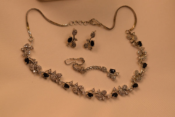 Beautiful Design Silver Plated Crystal Stones Necklace Set for Girls/Women