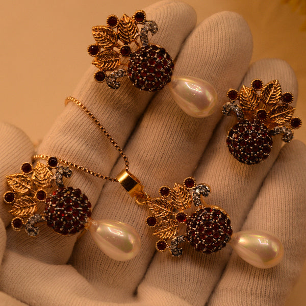 Fancy Unique Design Gold Plated Crystal Stones Necklace Set for Girls/Women