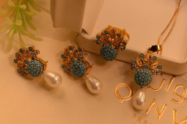 Fancy Unique Design Gold Plated Crystal Stones Necklace Set for Girls/Women