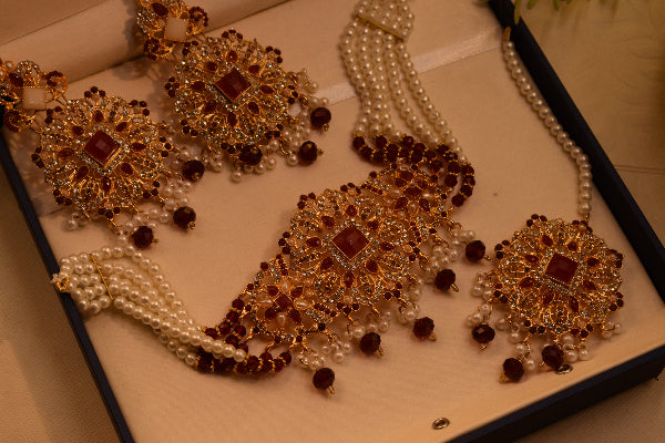 Dazzling Design Gold Plated Real Stones Necklace Set for Girls/Women