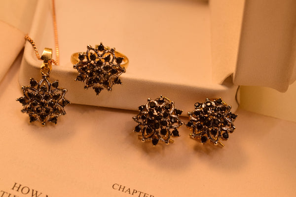 Glamorous Design Gold Plated Crystal Stones Necklace Set for Girls/Women