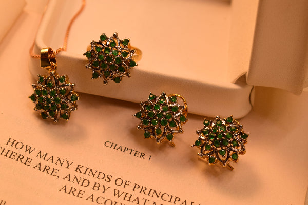 Glamorous Design Gold Plated Crystal Stones Necklace Set for Girls/Women