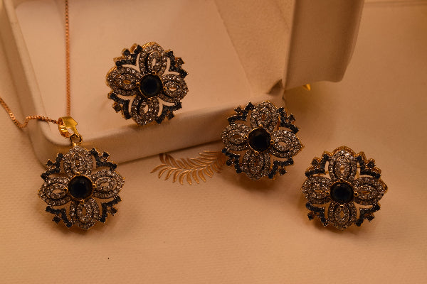 Stylish Design Gold Plated Crystal Stones Necklace Set for Girls/Women