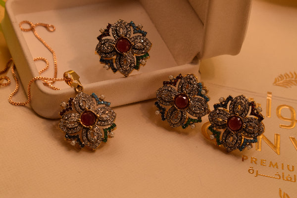Stylish Design Gold Plated Crystal Stones Necklace Set for Girls/Women