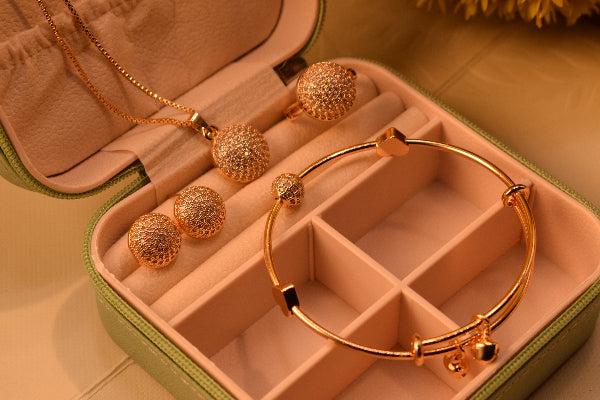 Beautiful Design Crystal Stones Necklace Set and Bracelet for Girls/Women